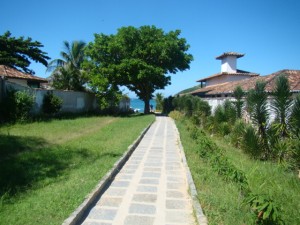 Caminho do hotel para a praia da Ferradura