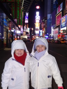 meninas em Times Square
