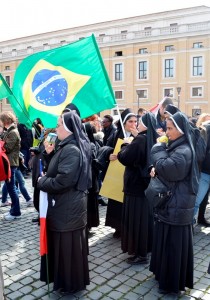 grupo simpático de freiras brasileiras