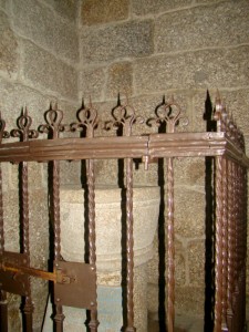 Pia batismal onde  D. Afonso Henrique foi batizado  