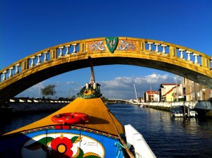 passeio de moliceiro pela ria de Aveiro