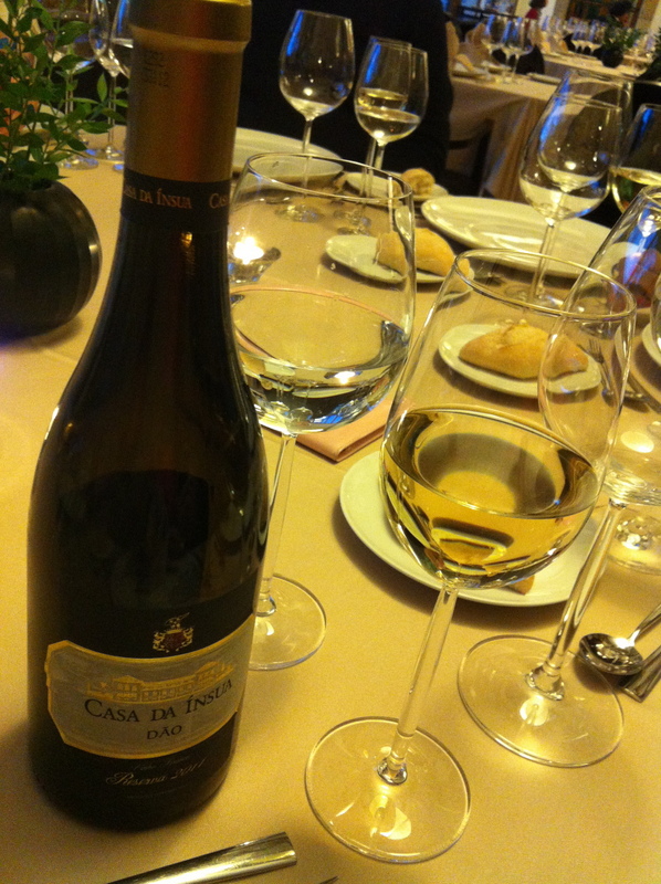 vinho da Casa da Ínsua, trouxe uma garrafa desse para casa