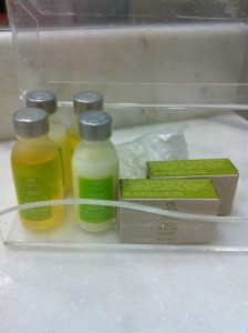 o kit oferecido pelo hotel é da Natura