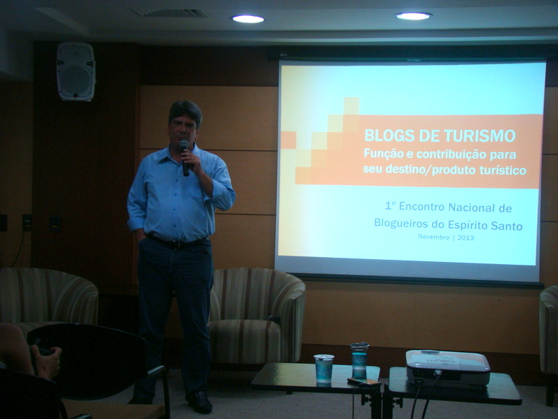 Secretário de Turismo do Espírito Santo falando no Encontro Nacional de Blogueiros do Espírito Santo