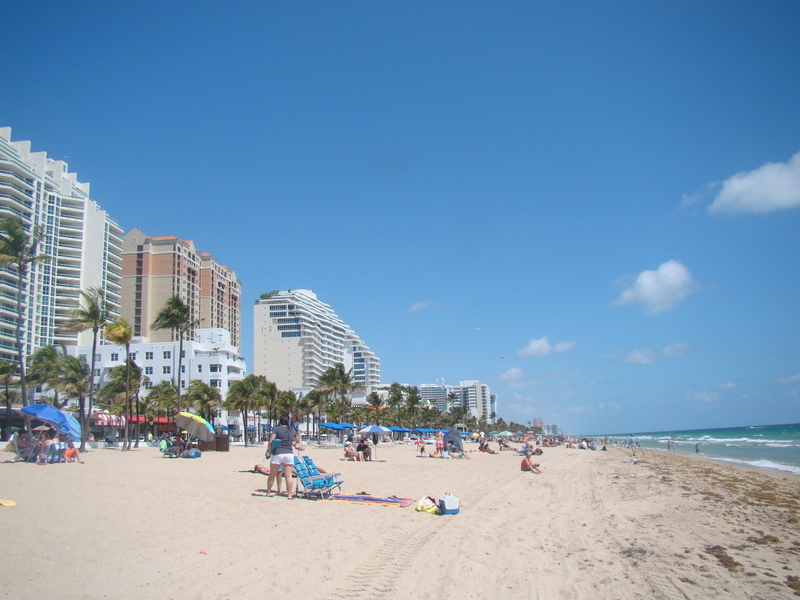 Las Olas Beach