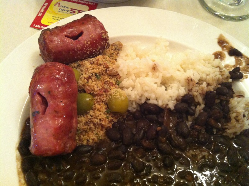 matando a saudade do feijão no restaurante