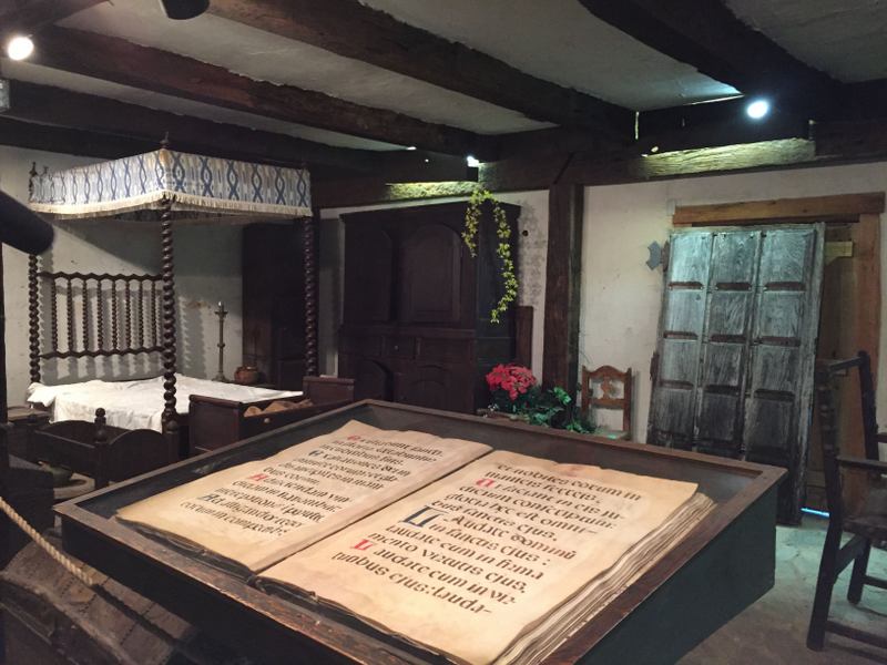 Por dentro da Vila Medieval, antes do jantar/show