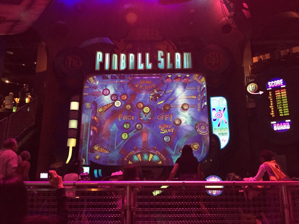 a atração do Pinball gigante