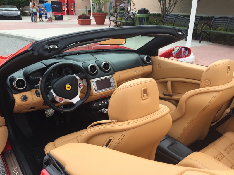 interior da Ferrari 