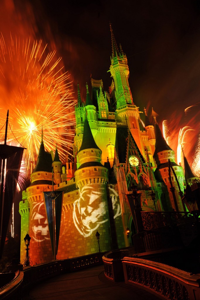 Happy Hallowishes - show de fogos da festa de Halloween da Disney - Foto WDW 