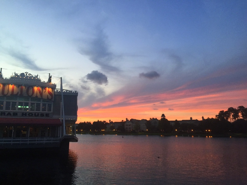 Pôr do sol no Disney Springs, antigo Downtown Disney 