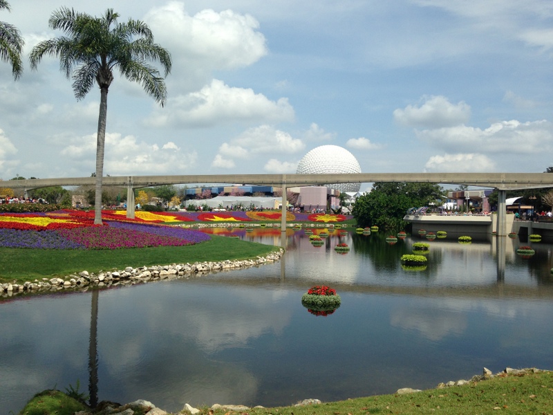 sendo repetitiva: não fica lindo o Epcot nesse época?