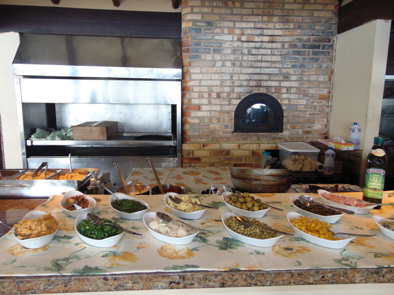 Buffet de massas que você monta do jeito que quiser. 