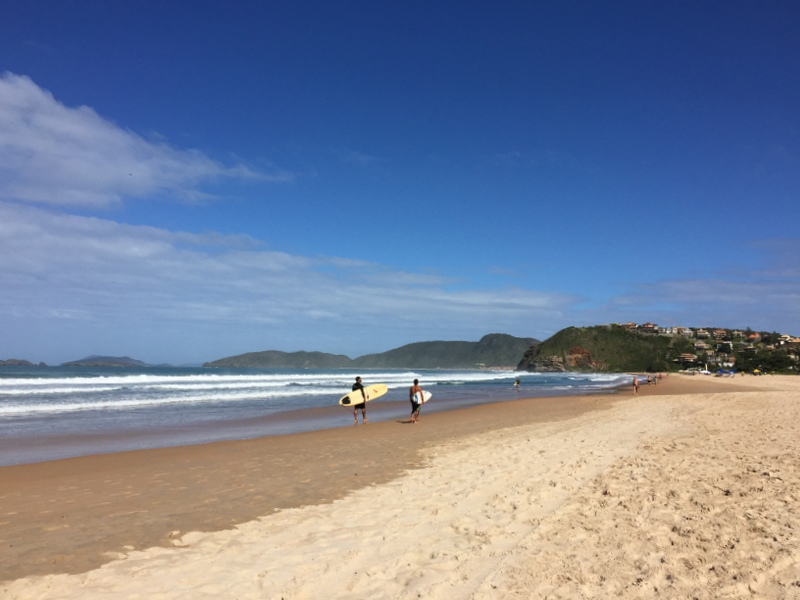 canto esquerdo em direção à Praia de Tucuns 
