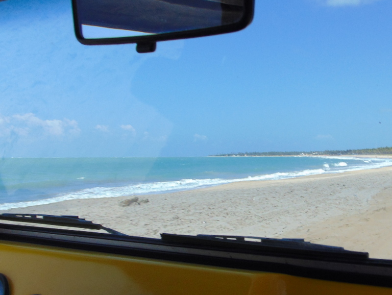 buggy nas areias da Praia de Maracaípe 