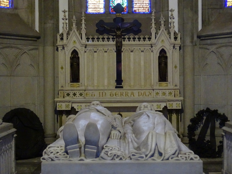 Mausoléu da Família Imperial na Catedral de São Pedro de Alcântara