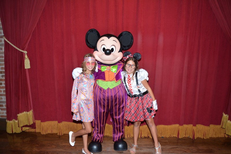Mickey com roupa de Halloween 