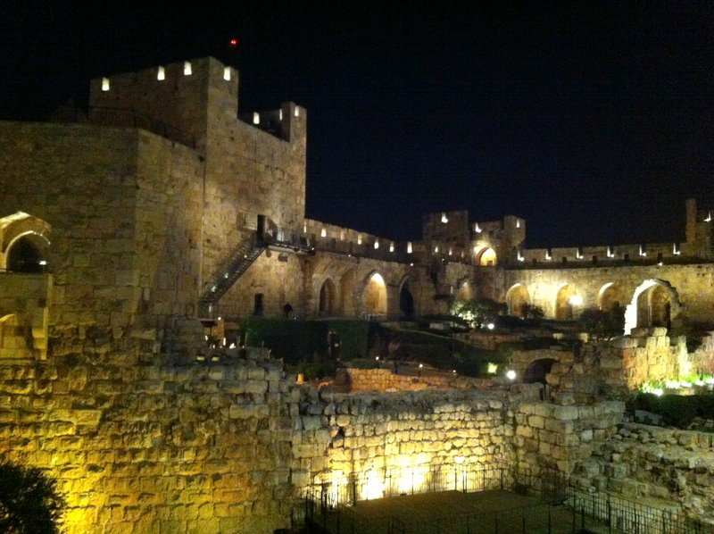 Night Spectacular na Torre de Davi