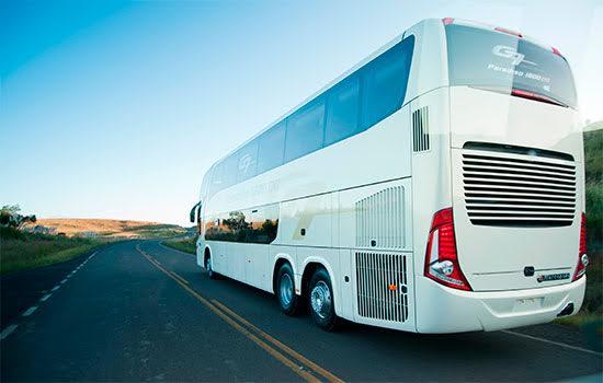 idosos viajam de graça em ônibus